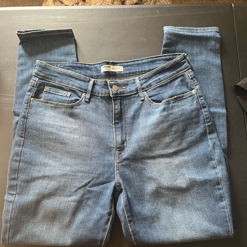 Women's Skinny Jeans in Classic Blue